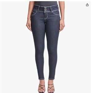 YMI Junior Women’s Sustainable Wannabettabutt 3 Button Skinny Jeans